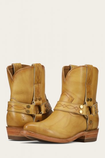Frye Billy Short Harness - Banana - Click Image to Close